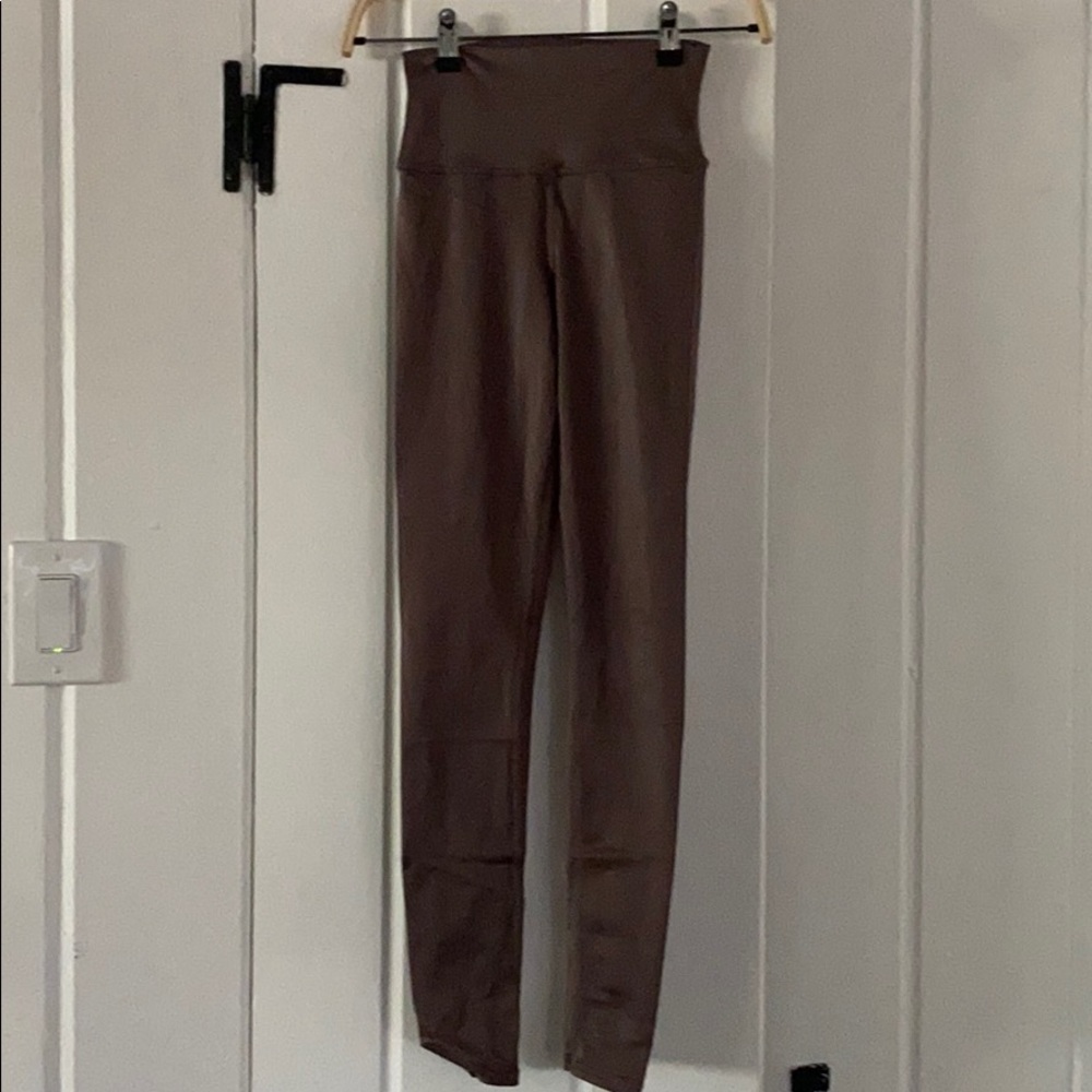 Alo yoga pants